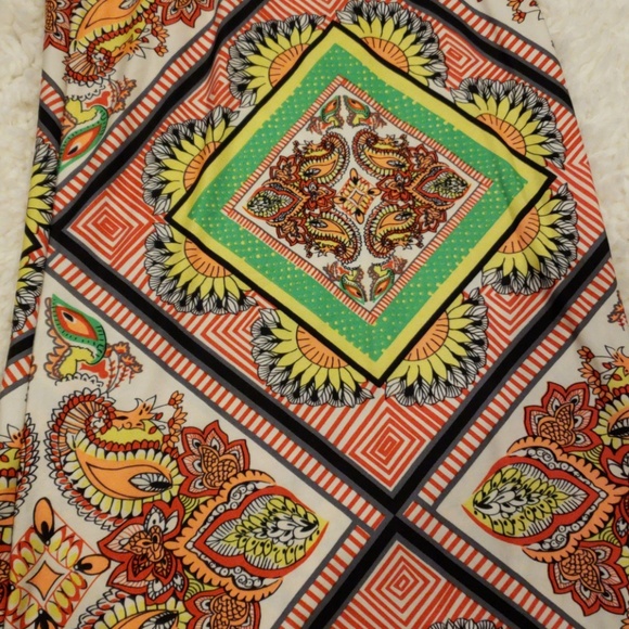 Flowing long pants with a gorgeous fun pattern - Picture 2 of 4